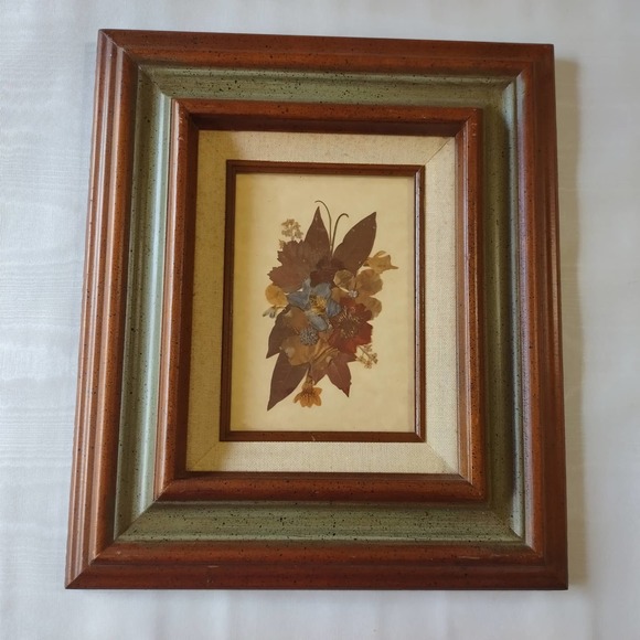 No Brand Other - Dried Wild Flowers Dogwood Leaves Naturalistic Green Brown Framed Picture